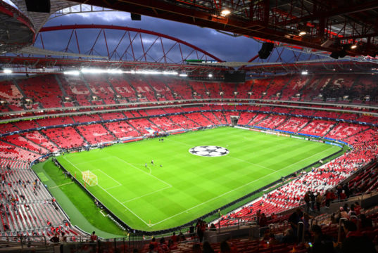 Benfica complica apuramento para as meias-finais