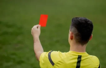 Origem dos cartões no Futebol News