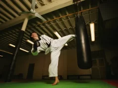 Como as artes marciais desafiam o corpo e a mente